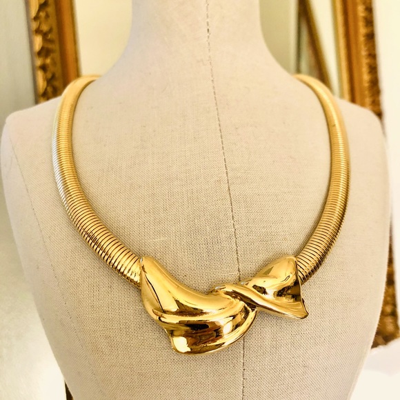 Vintage TRIFARI Omega Bow Necklace
